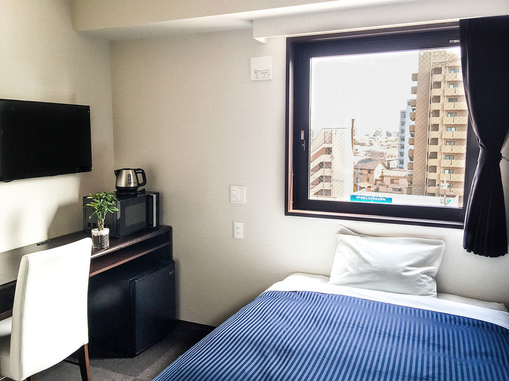 Hotel Livemax Kasai Ekimae Tokio Buitenkant foto