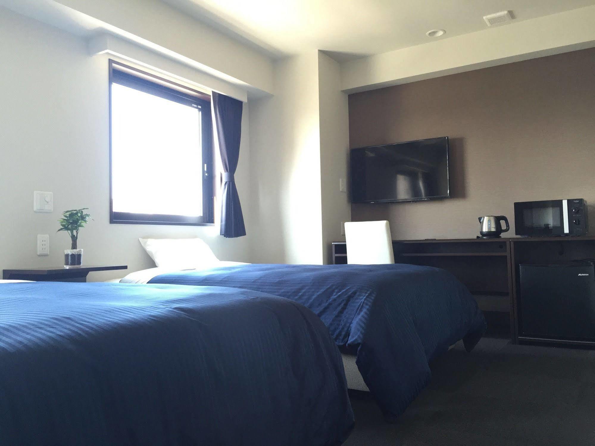 Hotel Livemax Kasai Ekimae Tokio Buitenkant foto